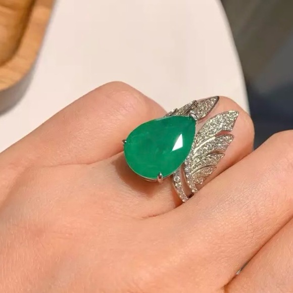 ✨✨Emerald Wings Ring✨Adjustable💂 - Picture 2 of 4